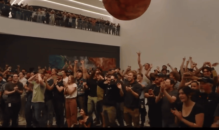 这次没有空中爆炸！1个小时飞越半个地球<strong></p>
<p>抹茶交易所成交</strong>，马斯克星舰终于成功了，现场欢呼声、鼓掌声响成一片