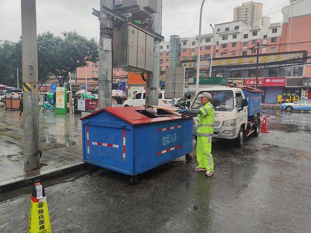 兰州市城管委:出动环卫人员7100余人次 清理落叶杂物18.8吨