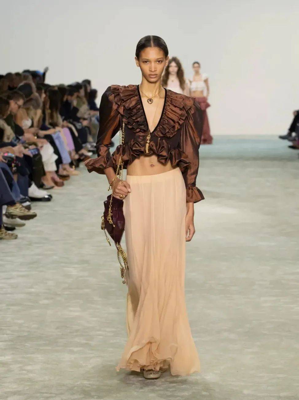 质感女人怎么都在穿这个颜色<strong></p>
<p>抹茶交易所美区</strong>？