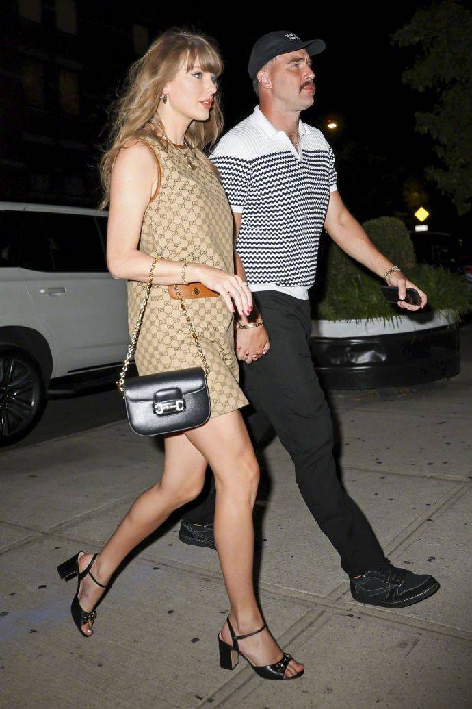 天后霉霉与运动员男友订婚<strong></p>
<p>抹茶交易所美区</strong>,戴百万钻戒配卡地亚腕表,官宣照含金量略高!