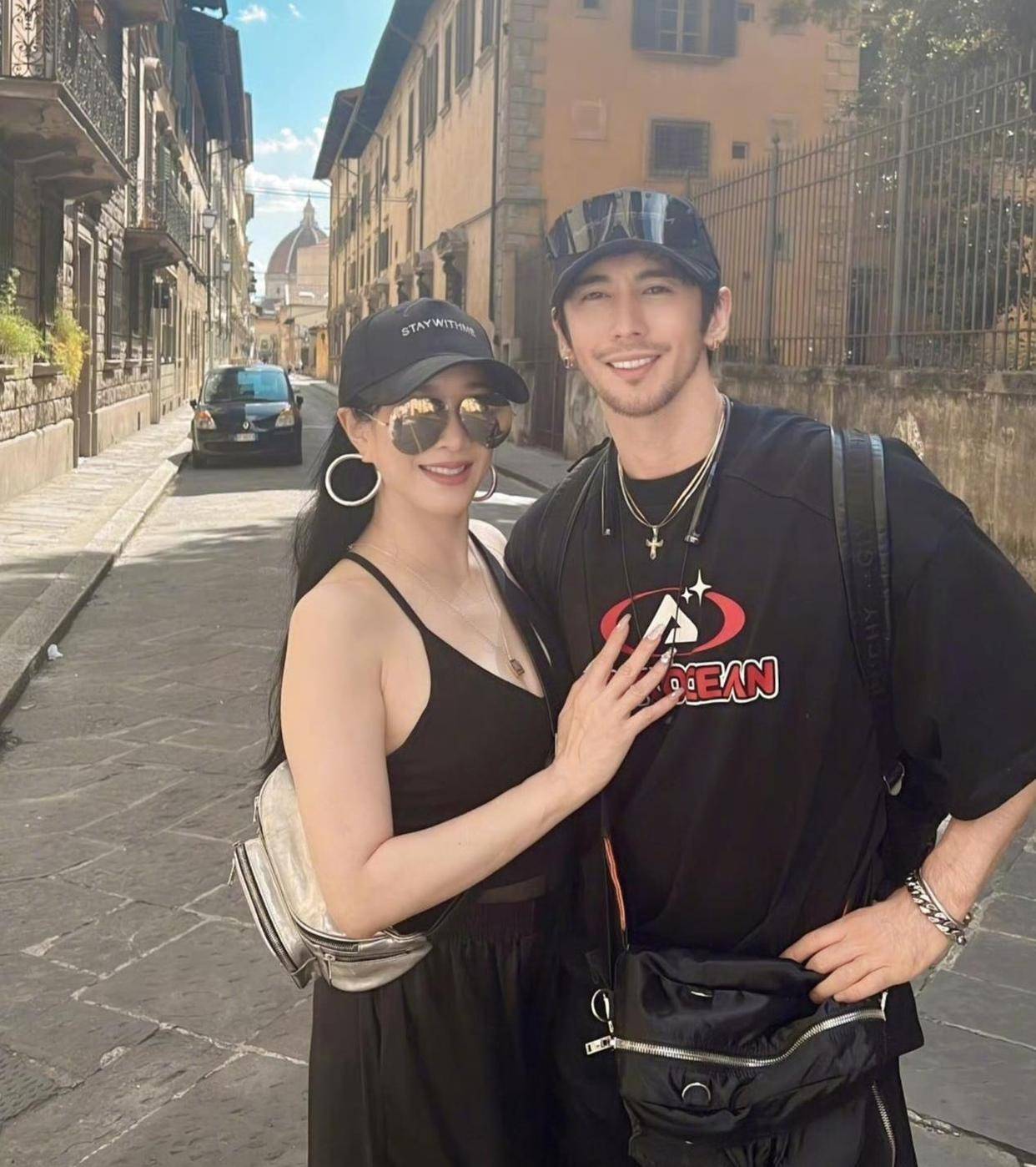 考古|张伦硕称张维伊像以前的自己 <strong></p>
<p>抹茶交易所美区</strong>,曾娶大11岁钟丽缇被嘲,如今成为重组家庭中教科书般的男人?