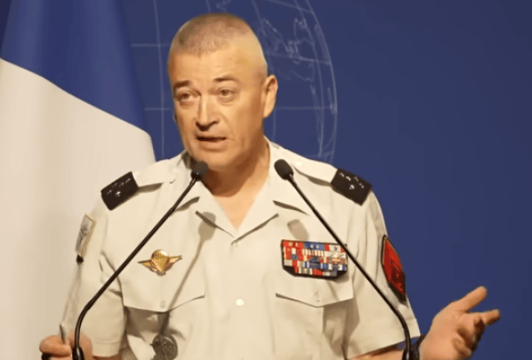 法军总参谋长：面对中美俄，欧洲要成“桌上菜”