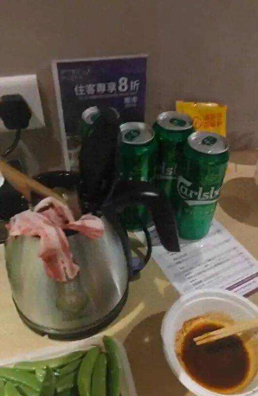 男子发视频“炫耀”用客房水壶煮火锅，当事酒店回应
