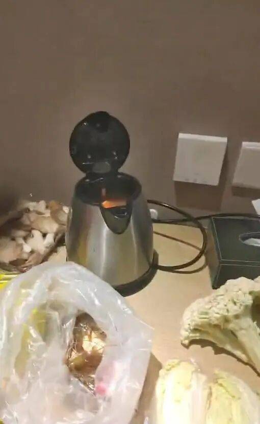 男子发视频“炫耀”用客房水壶煮火锅<strong></p>
<p>抹茶交易所如何加杠杆</strong>,当事酒店回应