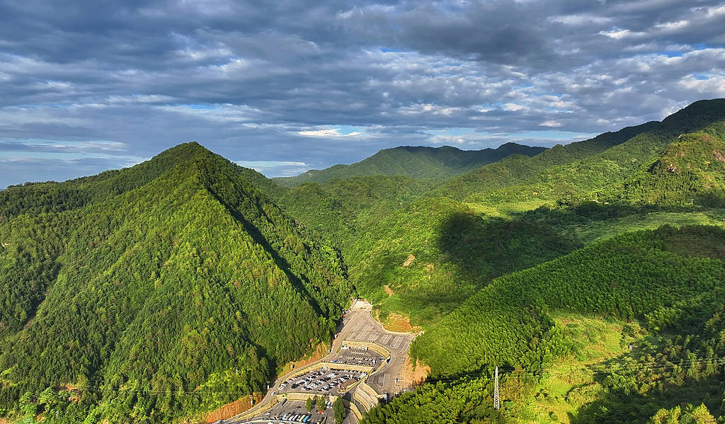 花1.27亿给大山装扶梯，“值不值”得考虑在前头