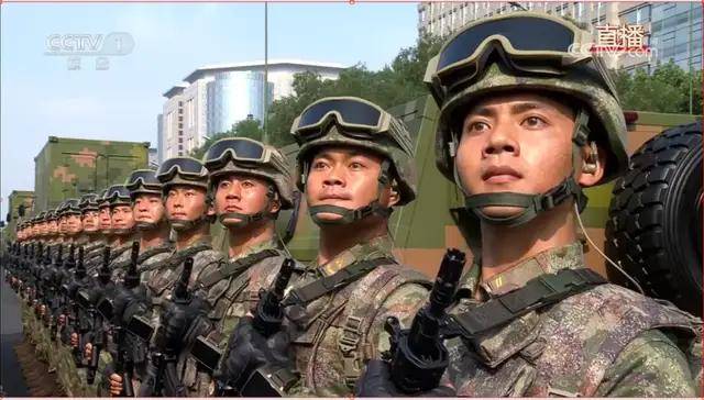 不装了！一口气看完九三大阅兵武器装备！谁说我们一个也不认识？