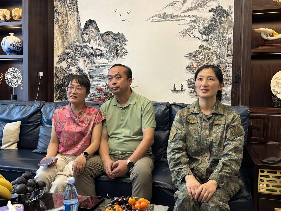 抗战胜利80周年大阅兵民兵方阵<strong></p>
<p>抹茶交易所杠杆多少</strong>,有两名女生来自无锡地区