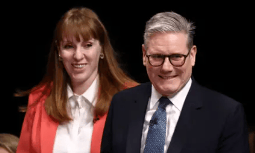 金正恩女儿首登国际舞台<strong></p>
<p>抹茶交易所导出钱包</strong>,引爆接班传闻!英国首相被架空,工党内斗成全武行…