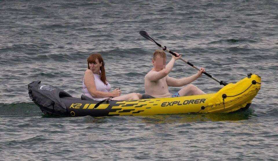 金正恩女儿首登国际舞台<strong></p>
<p>抹茶交易所导出钱包</strong>,引爆接班传闻!英国首相被架空,工党内斗成全武行…