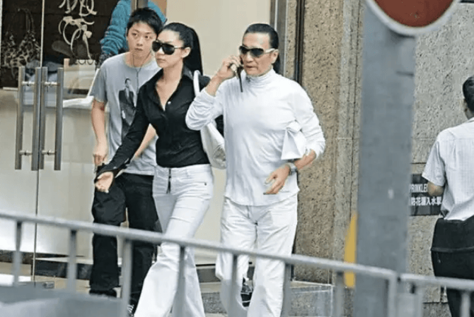 考古|89岁谢贤现身依旧时髦！与小49岁女友分手后开搞事业<strong></p>
<p>抹茶交易所导出钱包</strong>，疑已交代后事的他太潇洒