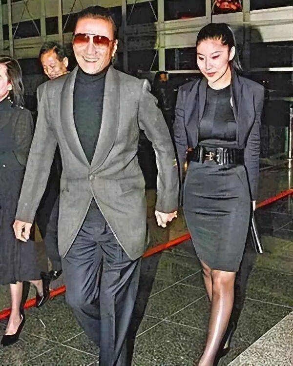 考古|89岁谢贤现身依旧时髦！与小49岁女友分手后开搞事业<strong></p>
<p>抹茶交易所导出钱包</strong>，疑已交代后事的他太潇洒