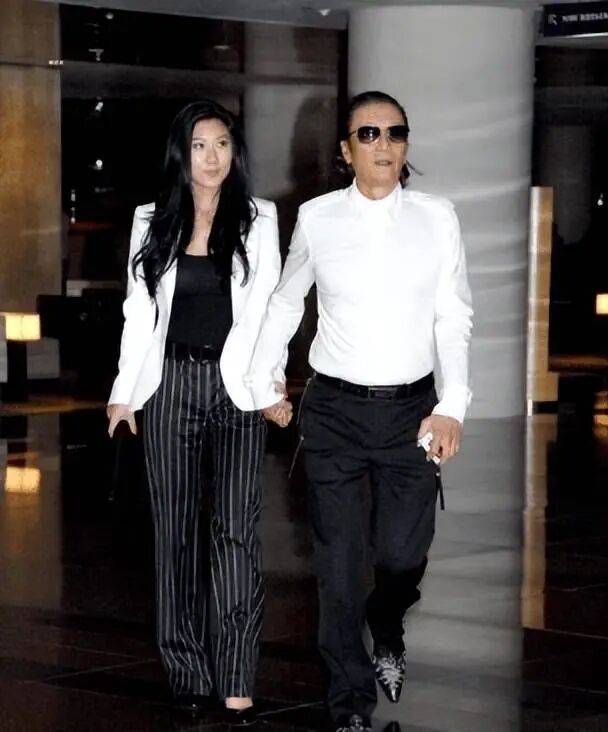 考古|89岁谢贤现身依旧时髦！与小49岁女友分手后开搞事业<strong></p>
<p>抹茶交易所导出钱包</strong>，疑已交代后事的他太潇洒