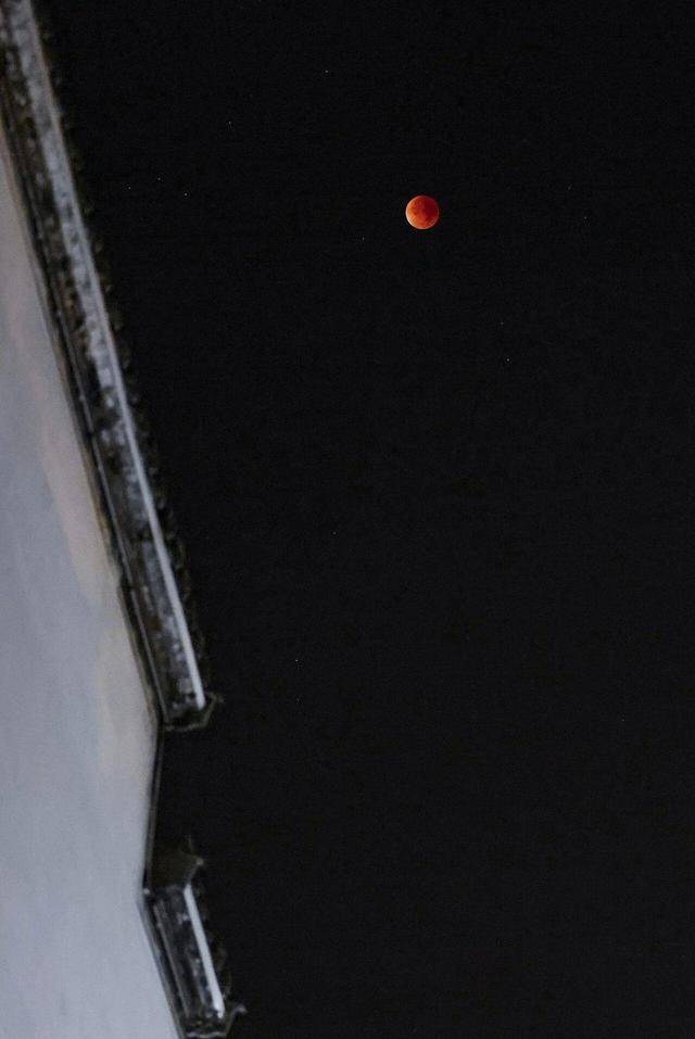 刷屏朋友圈<strong></p>
<p>交易所大概多长时间到账</strong>!“红月亮”高清大图来了