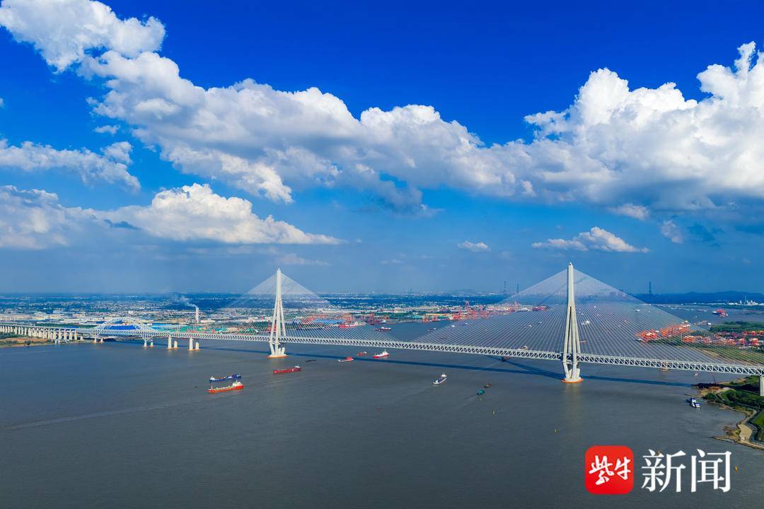 常州⇌泰州20分钟<strong></p>
<p>抹茶数字货币交易所app下载</strong>！世界最大跨度斜拉桥—常泰长江大桥正式通车