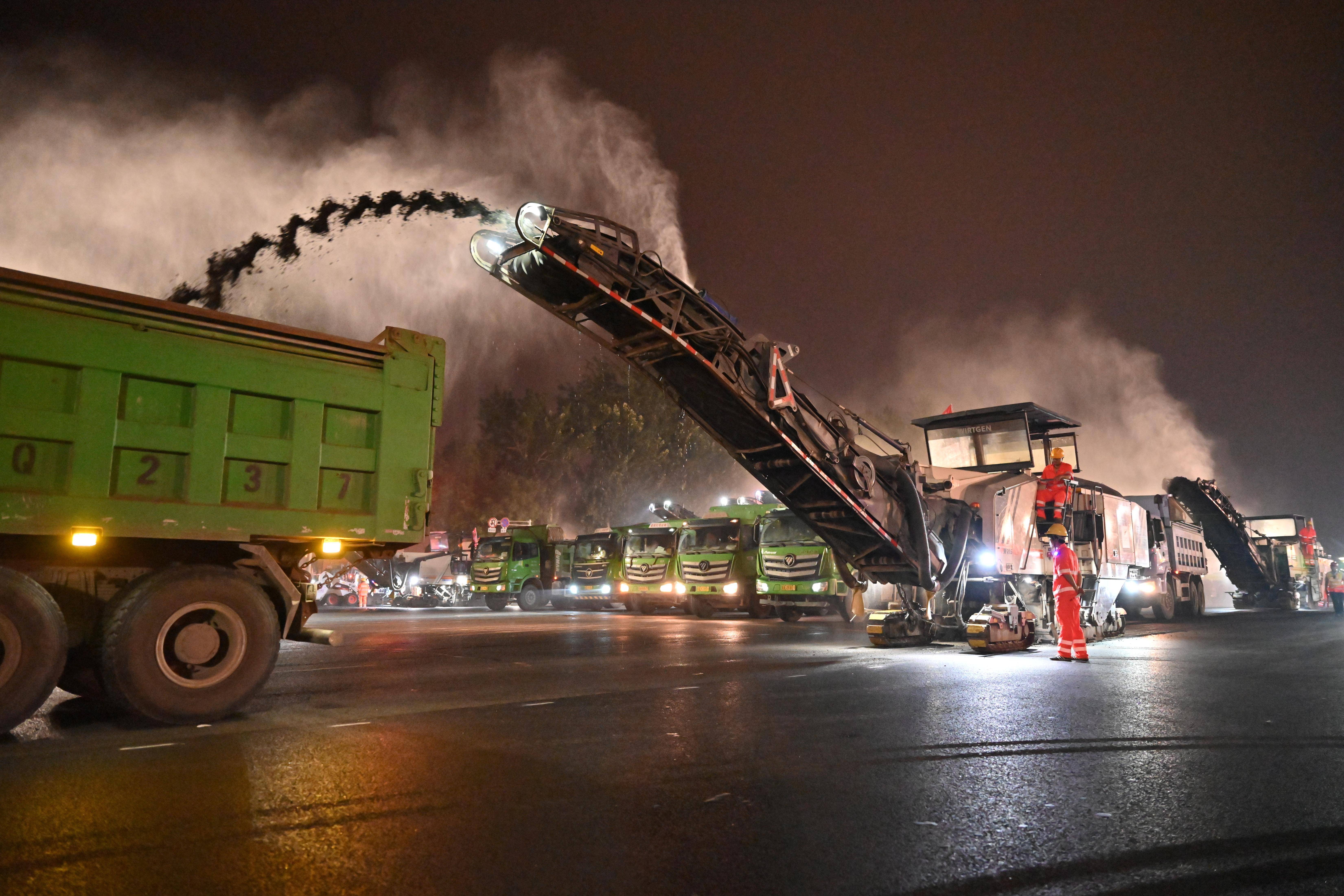 “中国速度”提前“受阅”<strong></p>
<p>抹茶数字货币交易所app下载</strong>!长安街路面35小时焕然一新