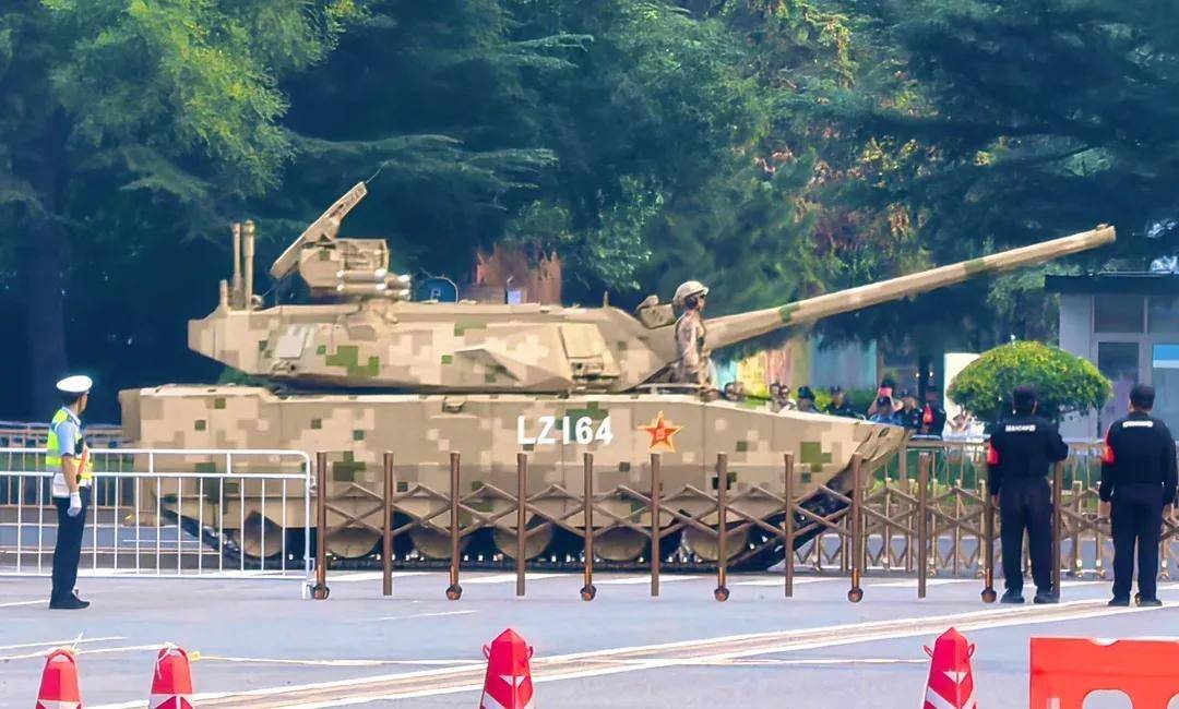 上打无人机<strong></p>
<p>抹茶数字货币交易所app下载</strong>，下打坦克！混动电驱！360度全景！100坦克有多厉害？