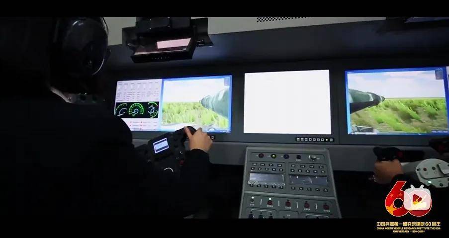 上打无人机<strong></p>
<p>抹茶数字货币交易所app下载</strong>，下打坦克！混动电驱！360度全景！100坦克有多厉害？