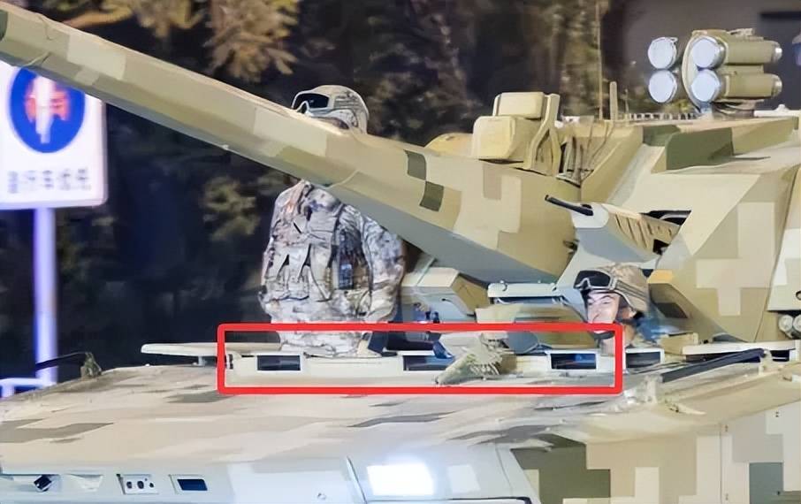 上打无人机<strong></p>
<p>抹茶数字货币交易所app下载</strong>，下打坦克！混动电驱！360度全景！100坦克有多厉害？