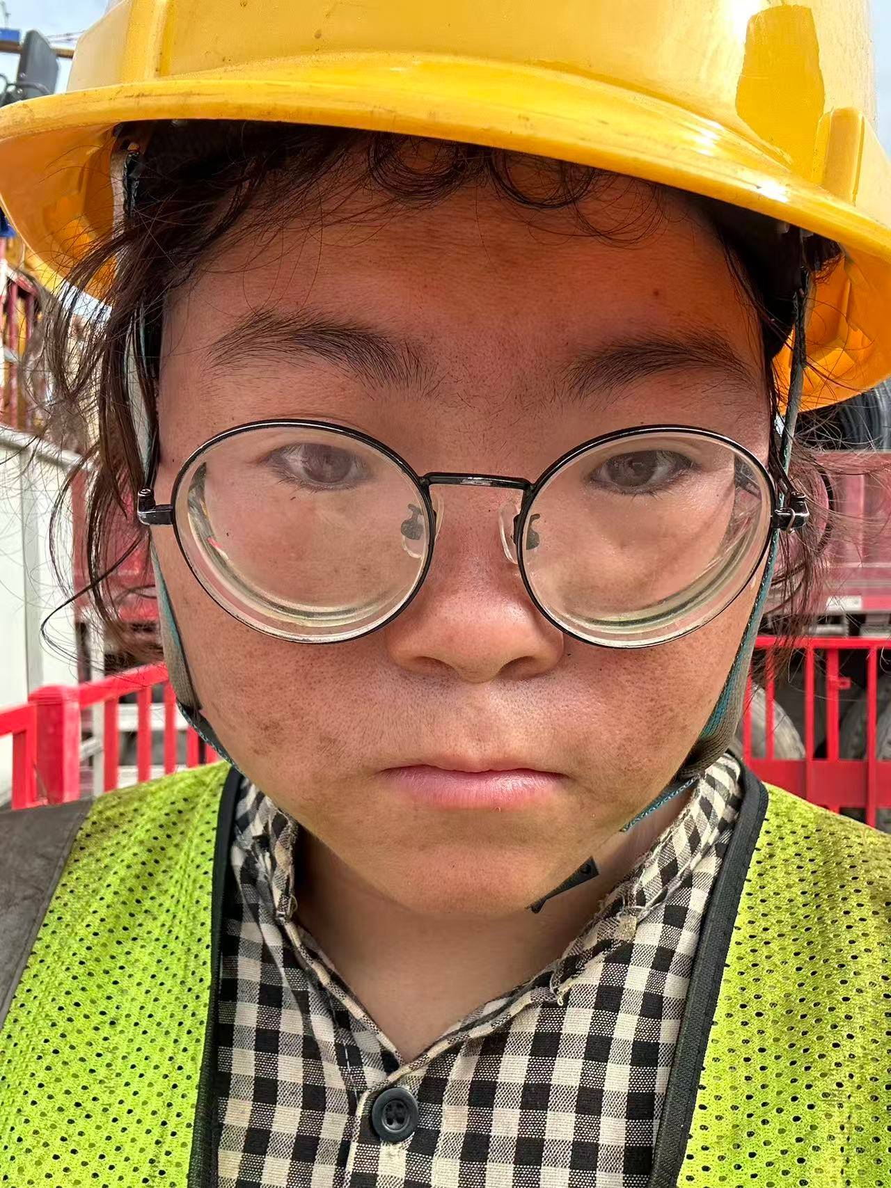 00后女孩工地绑钢筋5年成家里经济支柱:汗水流进眼睛特别疼<strong></p>
<p>抹茶交易所资质</strong>,工友让我干轻松的活