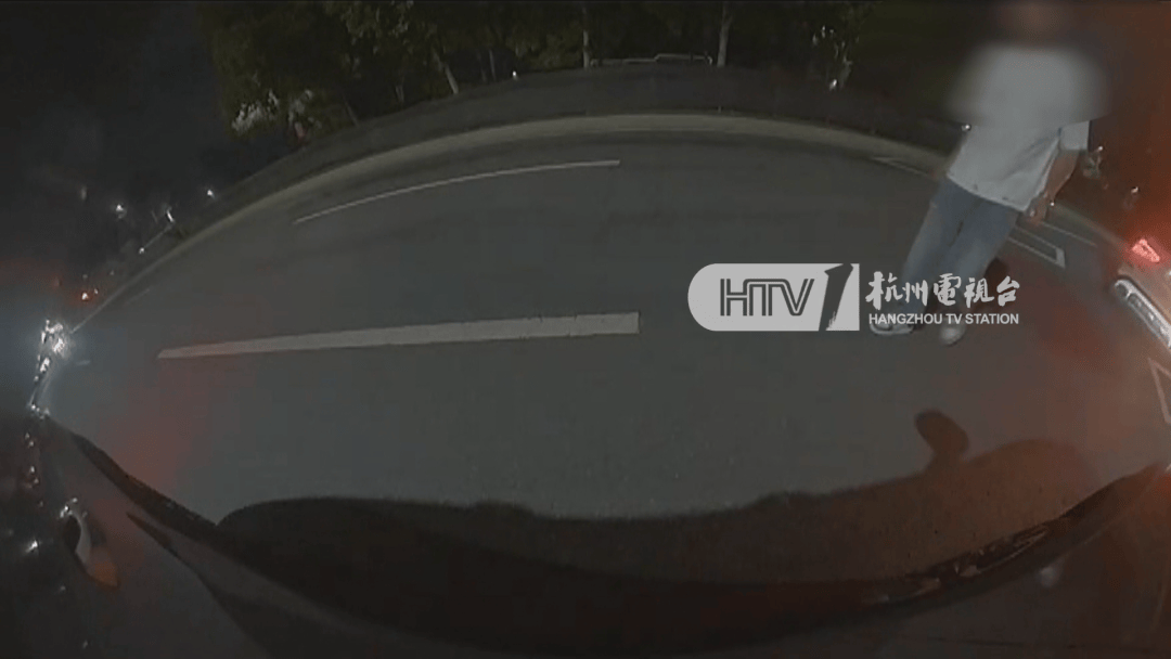 杭州女子酒驾被追尾<strong></p>
<p>抹茶交易所资质</strong>,怕对方报警私了倒赔8000元,第二天发现肇事者竟是一路尾随