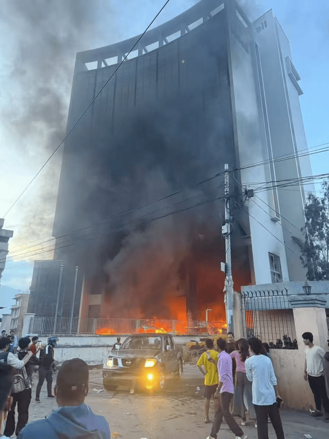 逃离尼泊尔:看到“中国边检”<strong></p>
<p>抹茶交易所资质</strong>,悬着的心终于放下