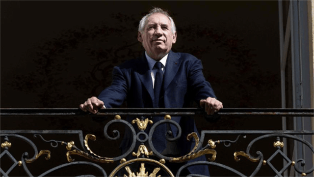 “马克龙必须下台！”10万人堵在首都示威<strong></p>
<p>mxc抹茶交易所地址官网</strong>，8万军警严阵以待