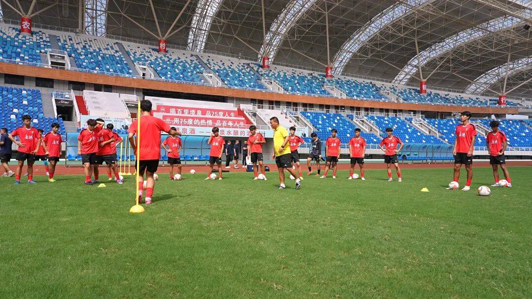 岳阳市人民政府副市长:湘超赢一场奖10万<strong></p>
<p>mxc抹茶交易所地址官网</strong>,拿冠军奖房产!