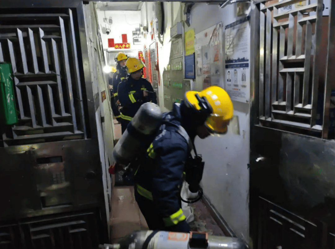 深圳“00后”小伙退伍刚到家<strong></p>
<p>mxc抹茶交易所地址官网</strong>,凌晨一举动,成了整栋楼的英雄!