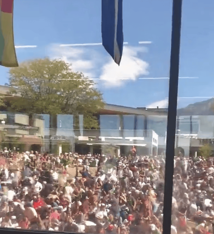 160米外开出唯一一枪<strong></p>
<p>mxc抹茶交易所地址官网</strong>，嫌犯照片曝光，美官员公布柯克案更多细节！顶级狙击手分析：枪手技术一般，用的步枪威力大