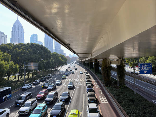 女子骑车过马路被撞判全责<strong></p>
<p>抹茶交易所大陆</strong>,谁弱谁有理行不通了