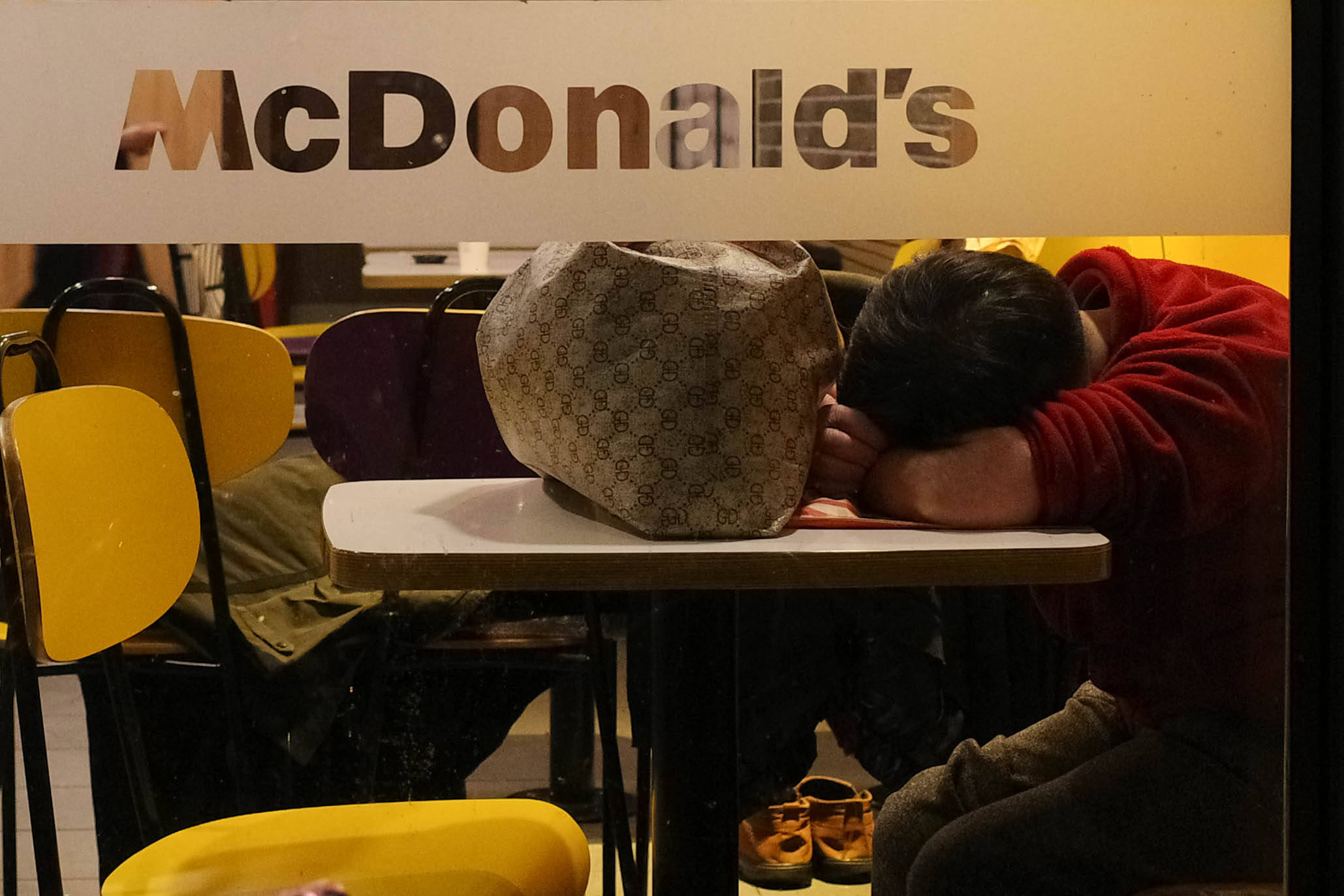 麦当劳夜宿者:老人占六成<strong></p>
<p>抹茶交易所大陆</strong>,各有心酸事