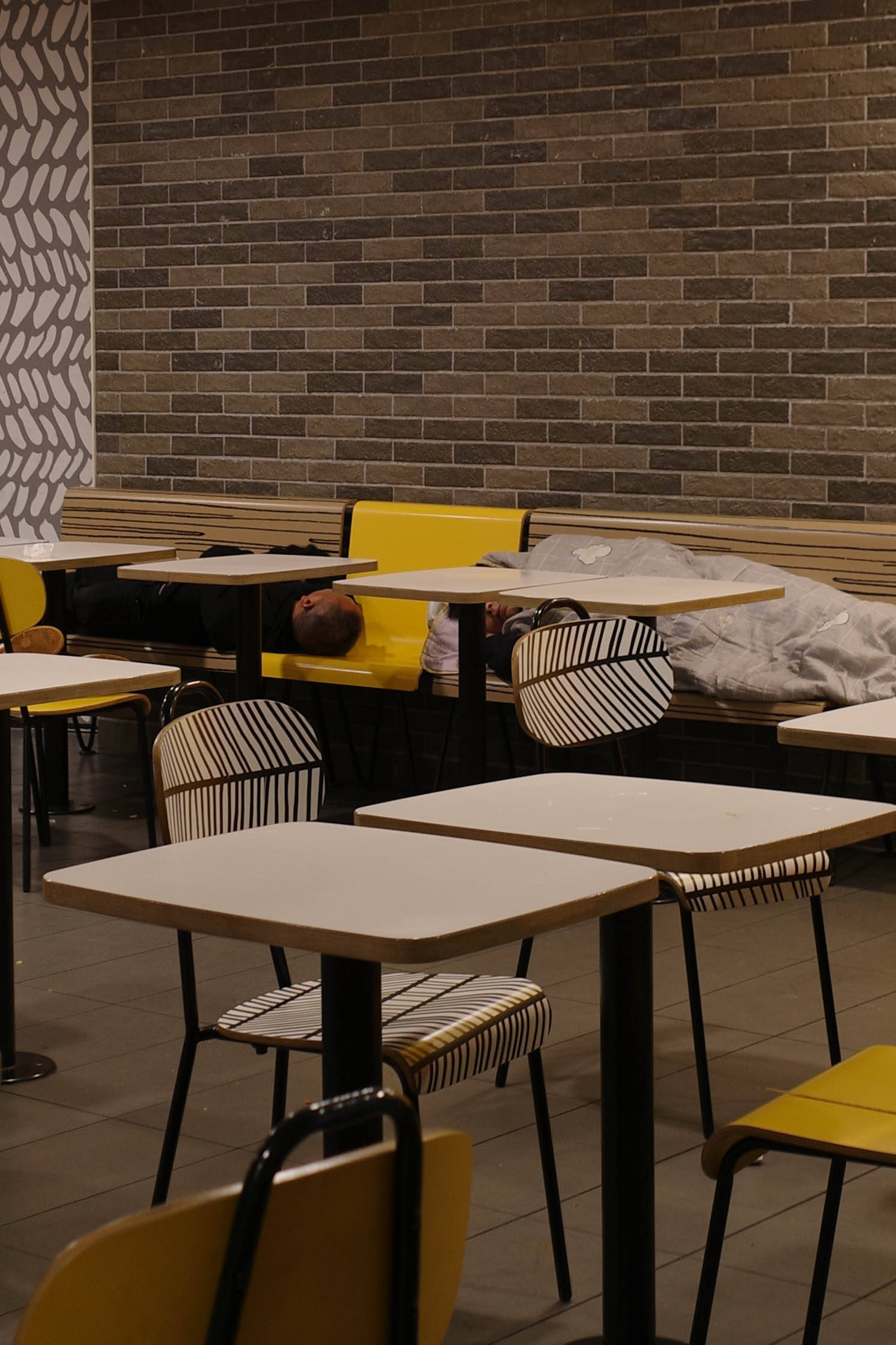 麦当劳夜宿者:老人占六成<strong></p>
<p>抹茶交易所大陆</strong>,各有心酸事