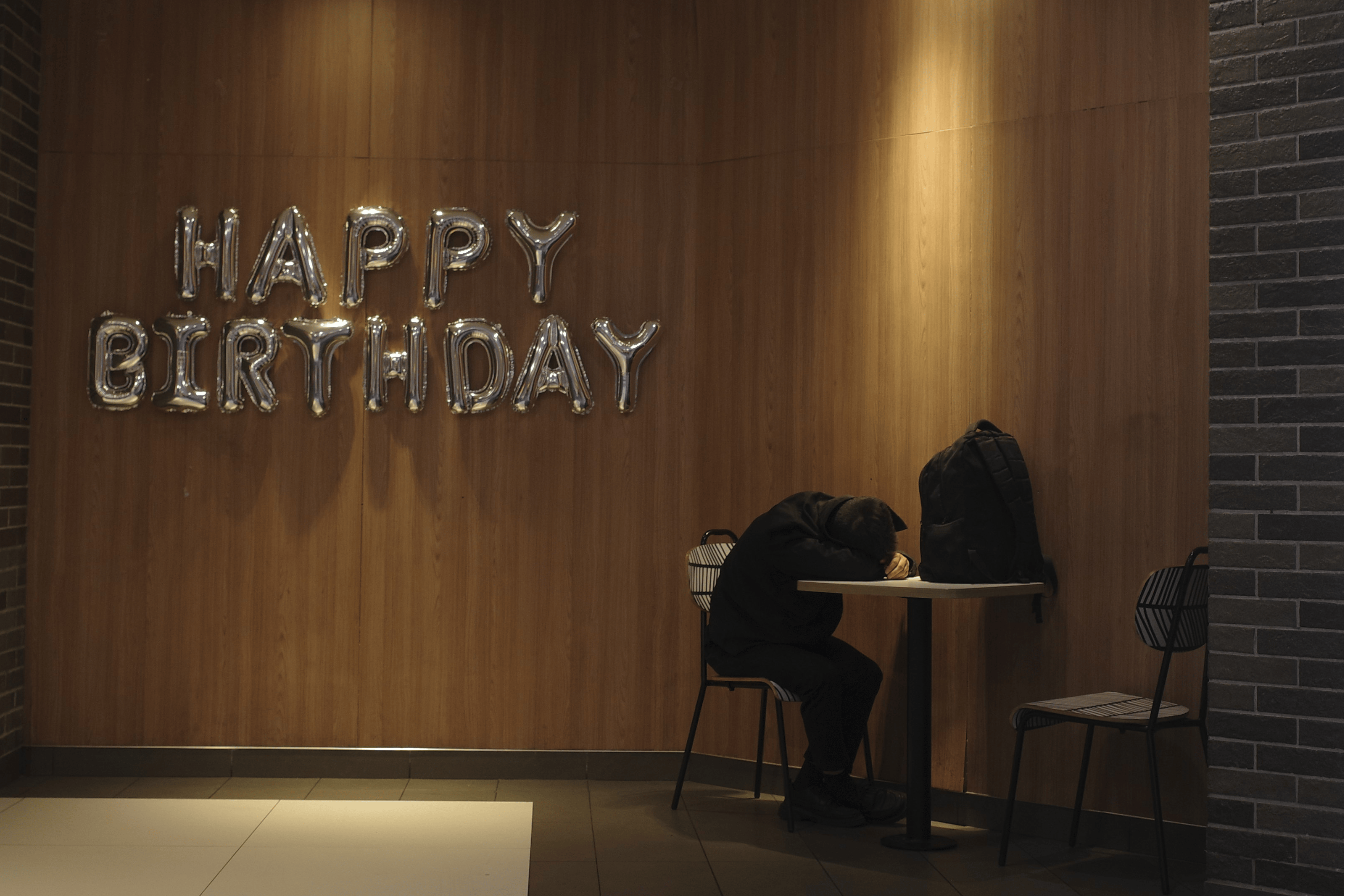 麦当劳夜宿者:老人占六成<strong></p>
<p>抹茶交易所大陆</strong>,各有心酸事