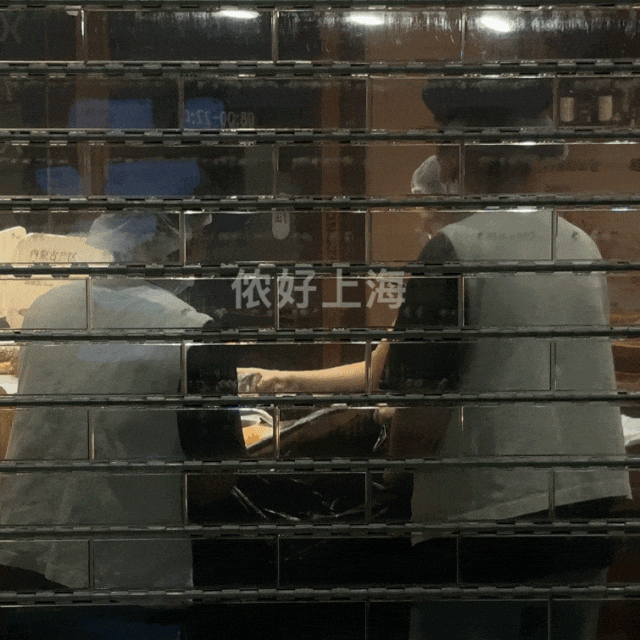 看着心疼<strong></p>
<p>抹茶交易所app操作如何</strong>!上海网红店将没卖掉的面包整框扔了?网友吵翻