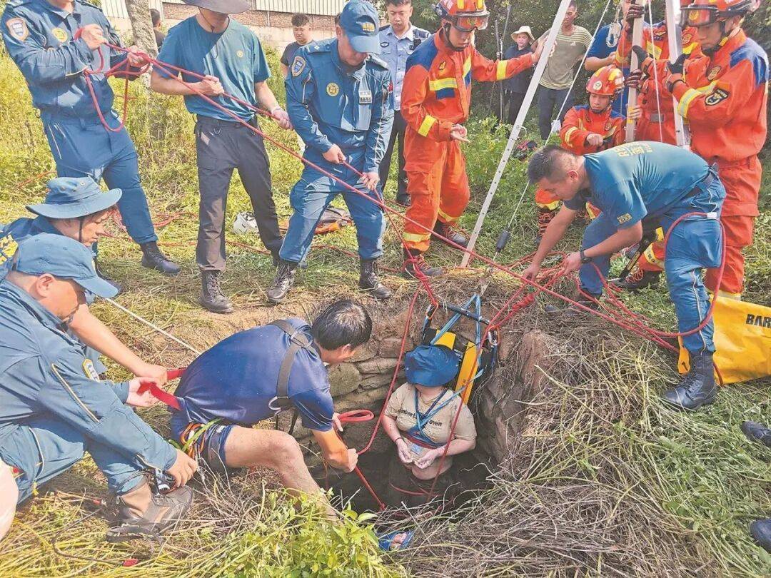 泉州坠井女子“54小时噩梦”:几条蛇爬身上<strong></p>
<p>抹茶交易所中文版</strong>,双侧肋骨骨折!绝望时靠一个信念坚持活下来……