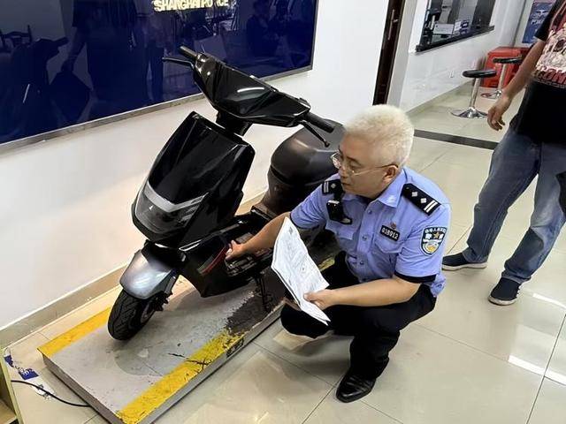 电动自行车新国标实施半月，“旧标车”上牌排长队，规范和需求的碰撞何解？