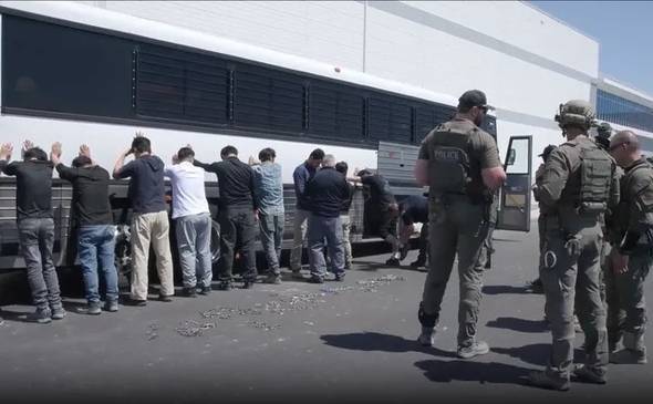 金钟:一旦特朗普掌握了这个“撒手锏”<strong></p>
<p>官方抹茶交易所app下载</strong>,影响将远超议息会议决策