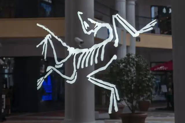 “炸走”安踏125亿<strong></p>
<p>抹茶交易所最低交易金额</strong>，始祖鸟为何在青藏高原放烟花？