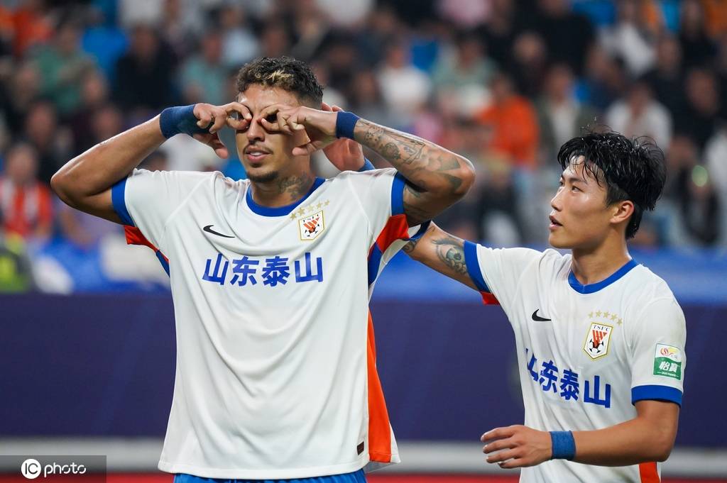 足协裁判评议:参考FIFA专家意见 支持不认定申花球员球犯规