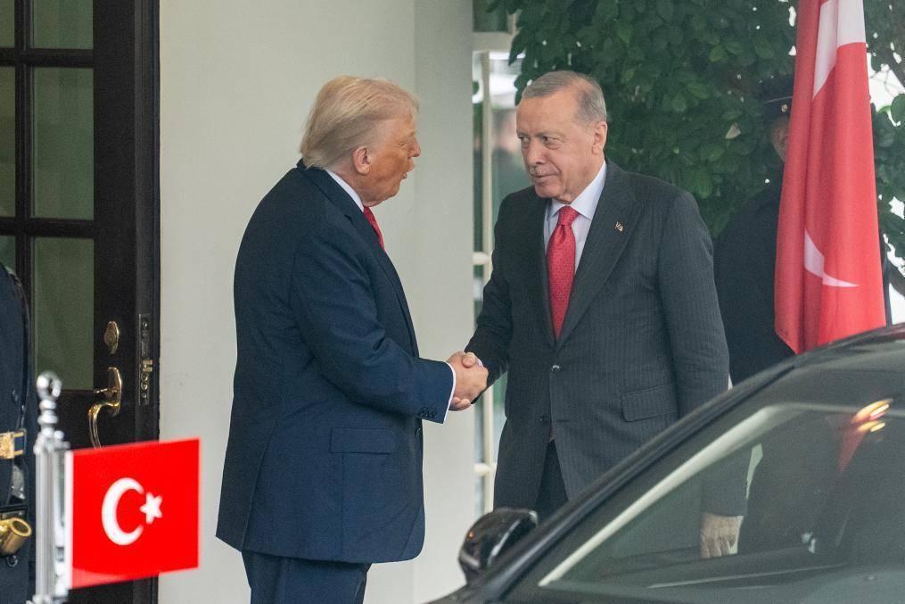 又变了<strong></p>
<p>交易所app创始人</strong>?特朗普称对乌用美制远程武器袭俄持开放态度