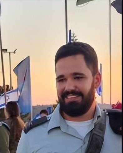 一命抵一命!敢死队手持56步枪<strong></p>
<p>交易所app创始人</strong>,打死一名以军少校,进地道前阵亡