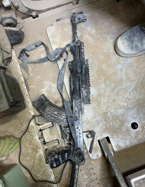 一命抵一命!敢死队手持56步枪<strong></p>
<p>交易所app创始人</strong>,打死一名以军少校,进地道前阵亡