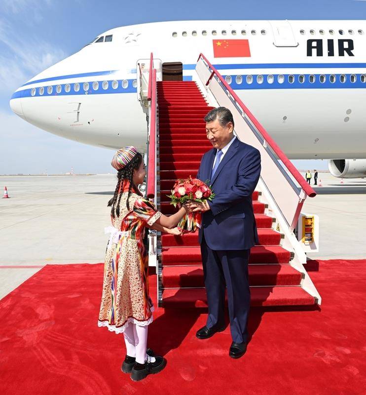 时政微观察丨大美新疆 气象万千