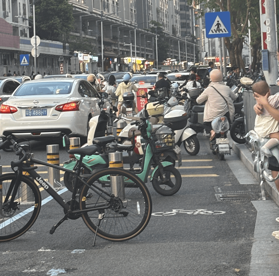 深圳一医院门口被指“举步维艰”<strong></p>
<p>交易所app创始人</strong>!整治后记者实探:仍很堵