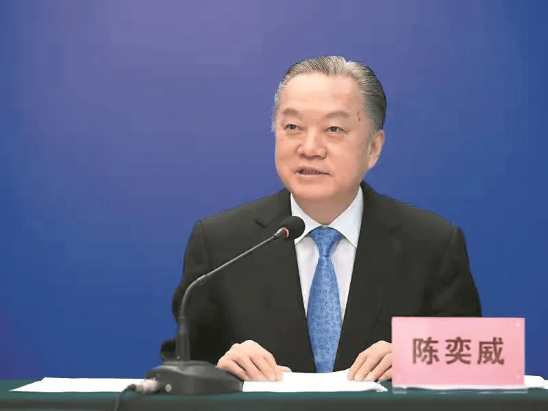 原厅长陈奕威多次“吃老板”<strong></p>
<p>交易所app创始人</strong>,饮用茅台等高档酒水、食用高档菜肴