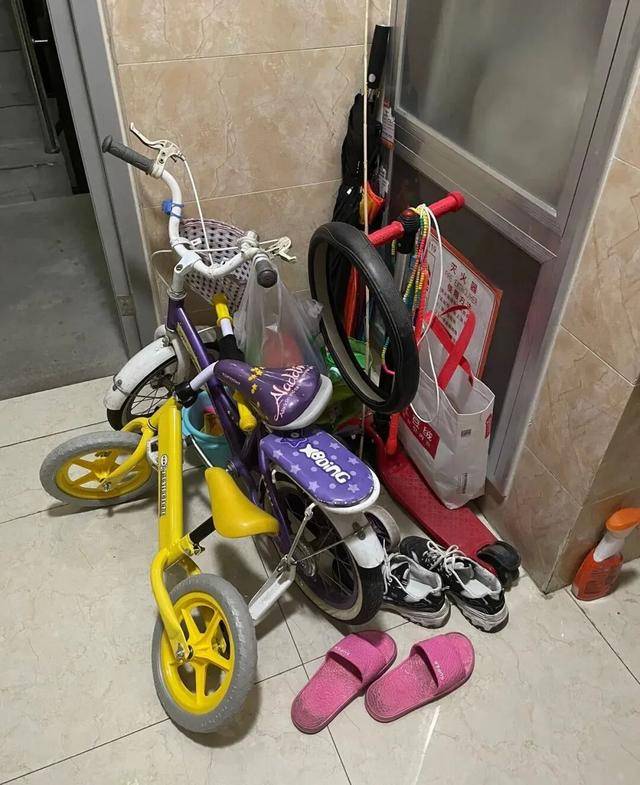 物业“不让门口放鞋子”<strong></p>
<p>抹茶交易所</strong>,门口放鞋柜违法吗?