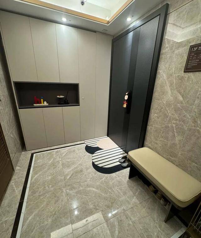 物业“不让门口放鞋子”<strong></p>
<p>抹茶交易所</strong>,门口放鞋柜违法吗?