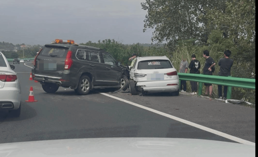 “司机像没意识了一样！”男子称SUV在高速上慢行、撞上石墩也不停<strong></p>
<p>抹茶交易所中国下载</strong>，交警：司机目前无生命危险