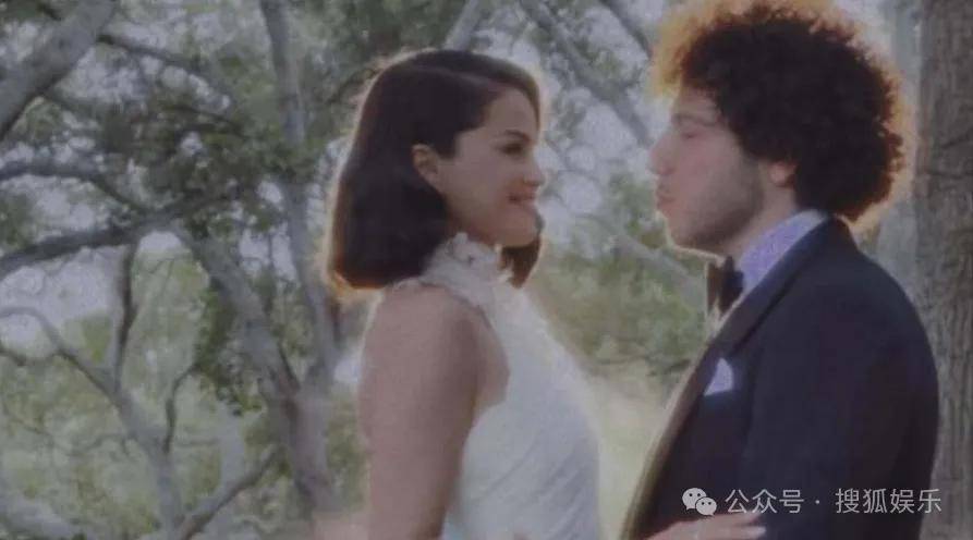 无意还是戏精?她办婚礼<strong></p>
<p>抹茶交易所中国下载</strong>,分手多年的他隔空说“我愿意”?