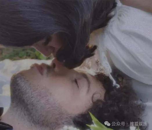 无意还是戏精?她办婚礼<strong></p>
<p>抹茶交易所中国下载</strong>,分手多年的他隔空说“我愿意”?